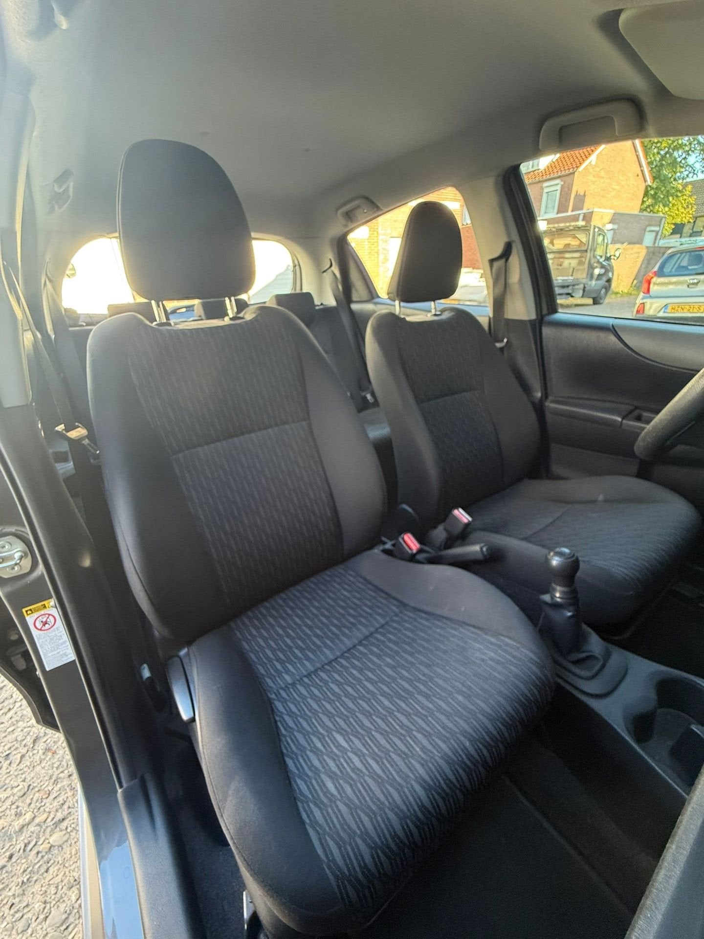 Foto 13 van Toyota Yaris 1.0 VVT-i Dealeronderh | Elektrische Ramen 2011