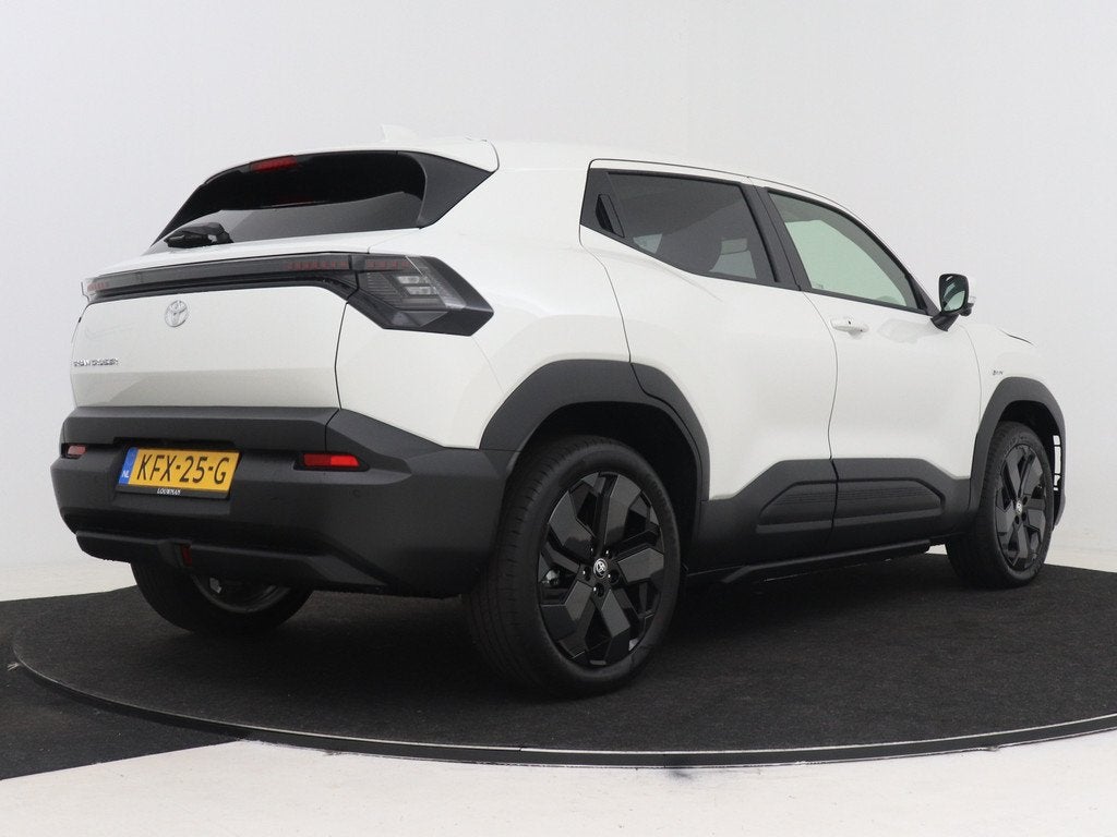 Toyota Urban Cruiser Executive 61 kWh I Navigatie I 360 grad, Auto's, Toyota, 12 maanden, Leder en Stof, Wit, Origineel Nederlands