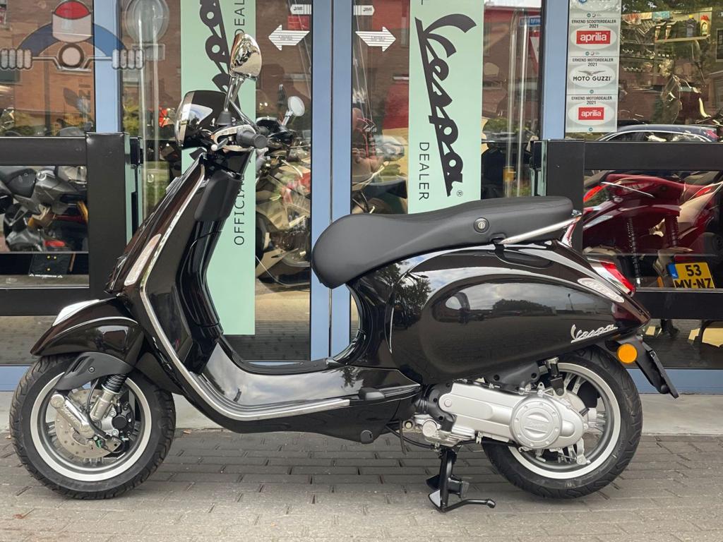 Vespa  Primavera 50 RST IGET Nero Convinto 45km 2026, Fietsen en Brommers, Scooters | Vespa, Overige modellen, Maximaal 45 km/u