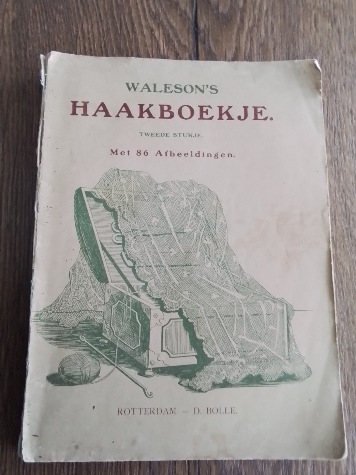 leuk oud haakboekje met 86 afbeeldingen, Ophalen of Verzenden, Gebruikt, Haken, Patroon of Boek