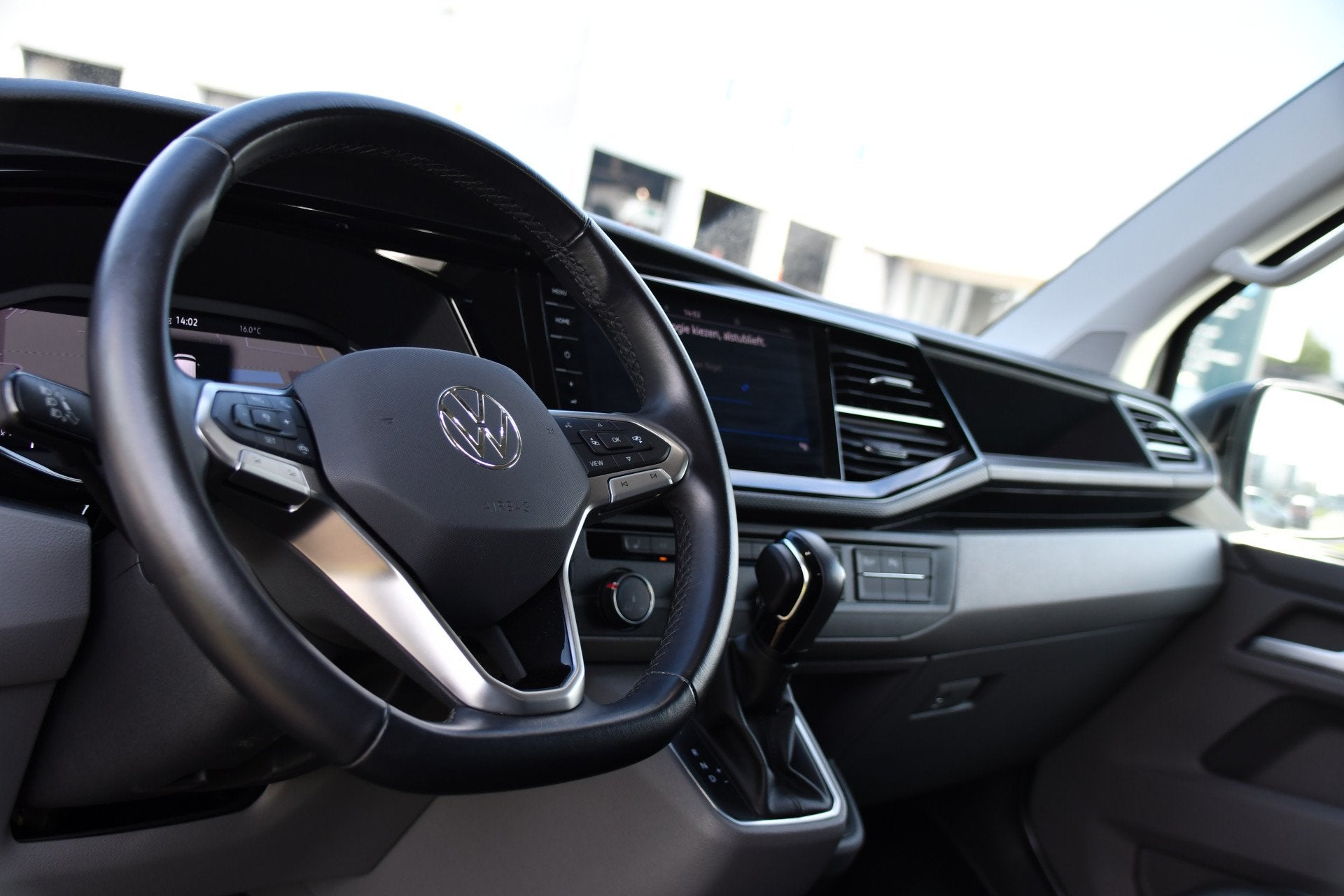 Volkswagen Transporter 2.0 TDI L2H1 30 DC Bulli Virtual, Adp, Auto's, Adaptive Cruise Control, Gebruikt, 4 cilinders, 150 pk