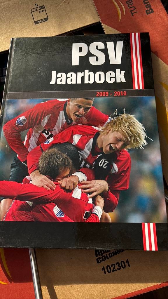 PSV jaarboek 2009-2010, Ophalen of Verzenden, Zo goed als nieuw, Overige onderwerpen