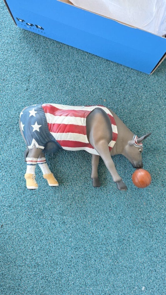 CowParade Bess Bovine Basketball Jim Delesav Grote model, Ophalen of Verzenden, Zo goed als nieuw, Dier