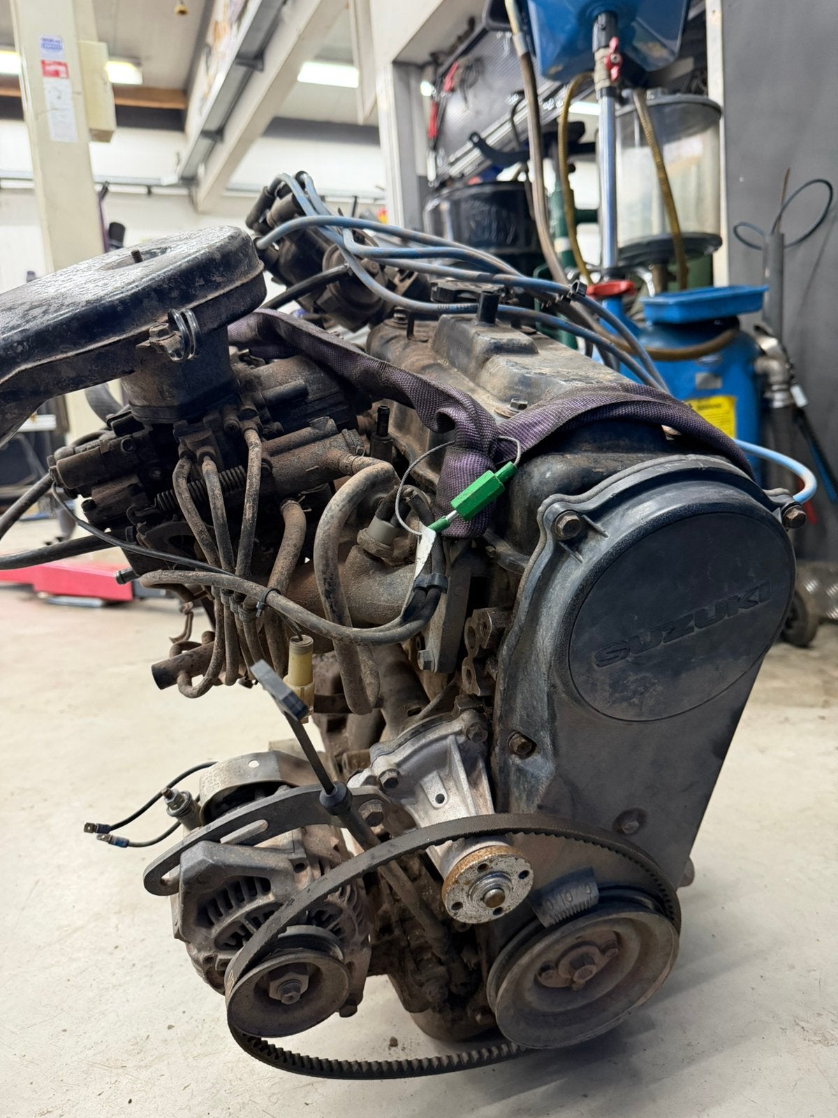 Suzuki samurai moter + versnellingsbak, Ophalen, Suzuki