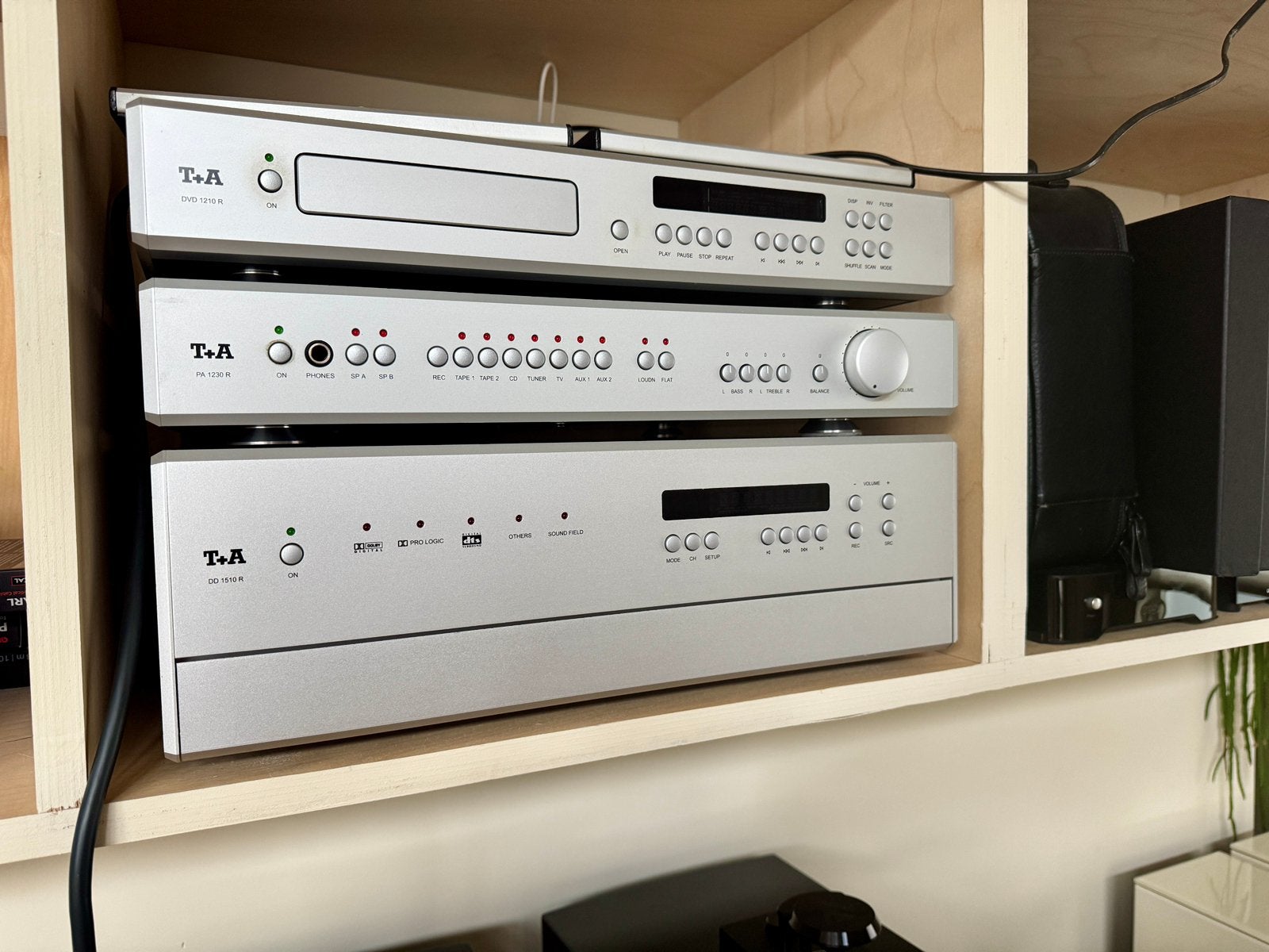 T+A opruiming gebruikt, Overige merken, Herford Duitsland, Info@ta-hifi.de, Losse componenten