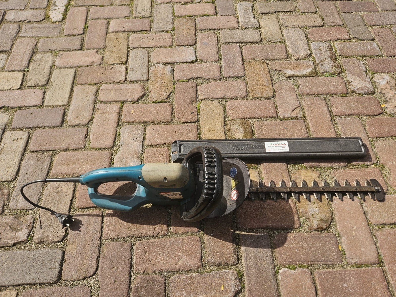 Makita heggenschaar, Ophalen, Elektrisch