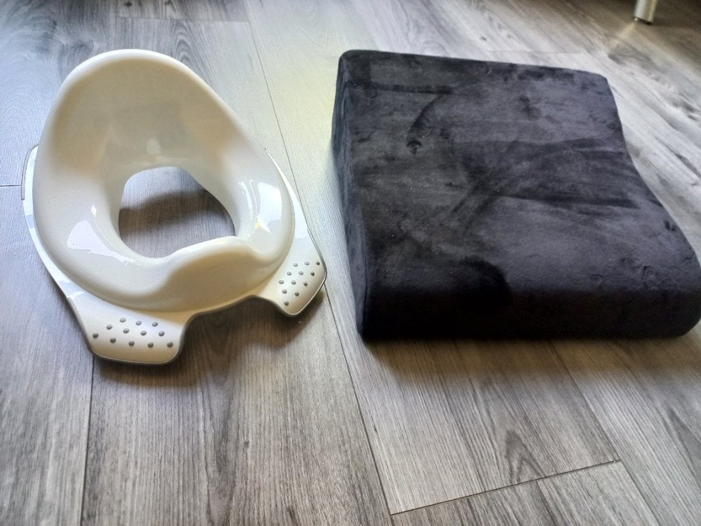 Stoelverhoger en wc zitje, Ophalen, Zo goed als nieuw