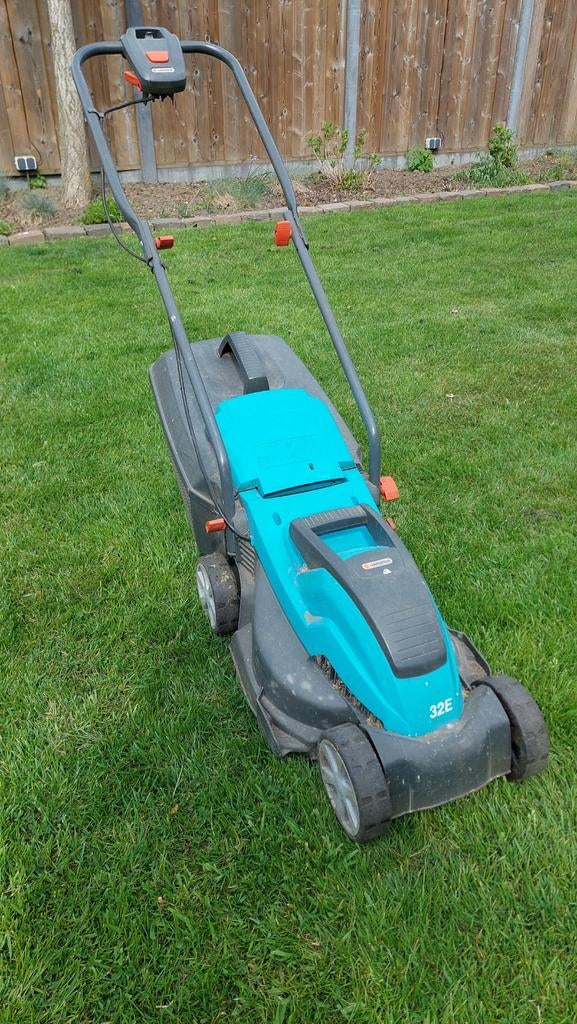 Gardena 32E elektrische grasmaaier - werkt, handgreep defect, Ophalen, Gebruikt, 30 t/m 39 cm, Elektrische grasmaaier