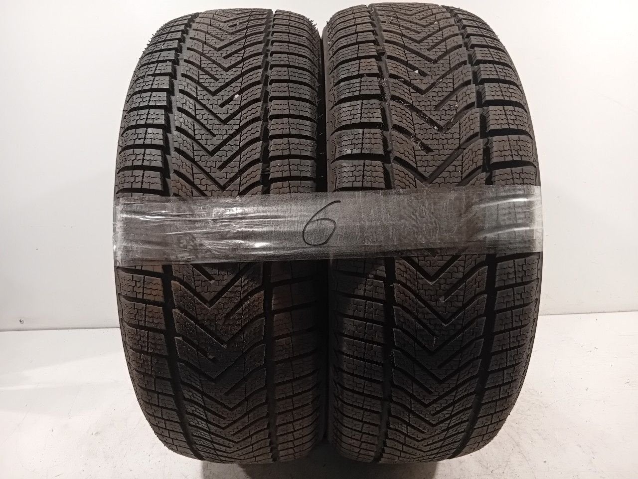 Bandenset 2 stuks Winter 205 55 R16, Onderdelen@venauto.nl, Van der Ven Autorecycling B.V., Gebruikt, Ettenseweg 76, 4706 PB Roosendaal, The Netherlands
