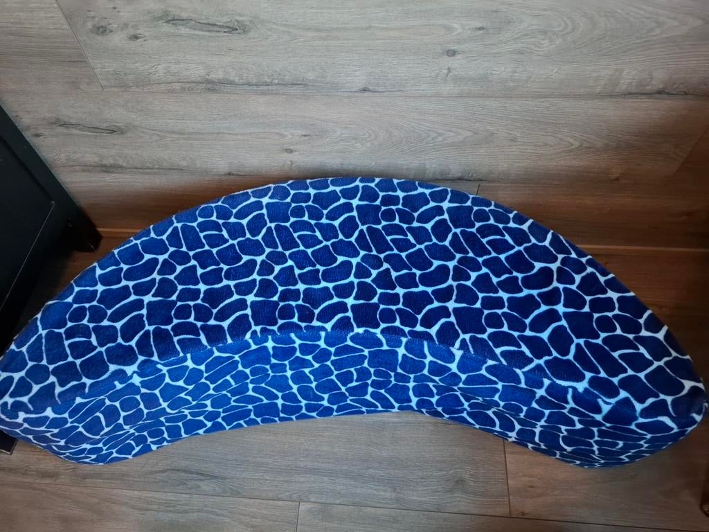 Ikea Halve Maan Kussen - Blauw met Giraffe Print, Ophalen of Verzenden, Zo goed als nieuw, Blauw, Overige vormen