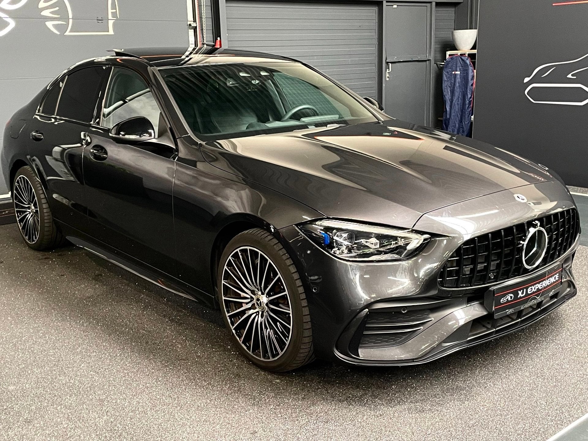 Mercedes-Benz C-klasse 300 e AMG-LINE PANO Burmester 313 PK, Automaat, Achterwielaandrijving, 4 cilinders, 167 km/l