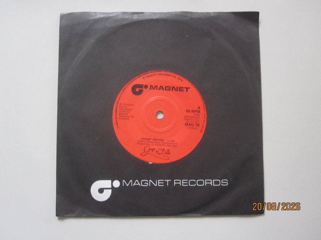 GUYS 'N'' DOLLS -  stoney ground - vinyl 7", Gebruikt, 7 inch, Ophalen of Verzenden, Pop