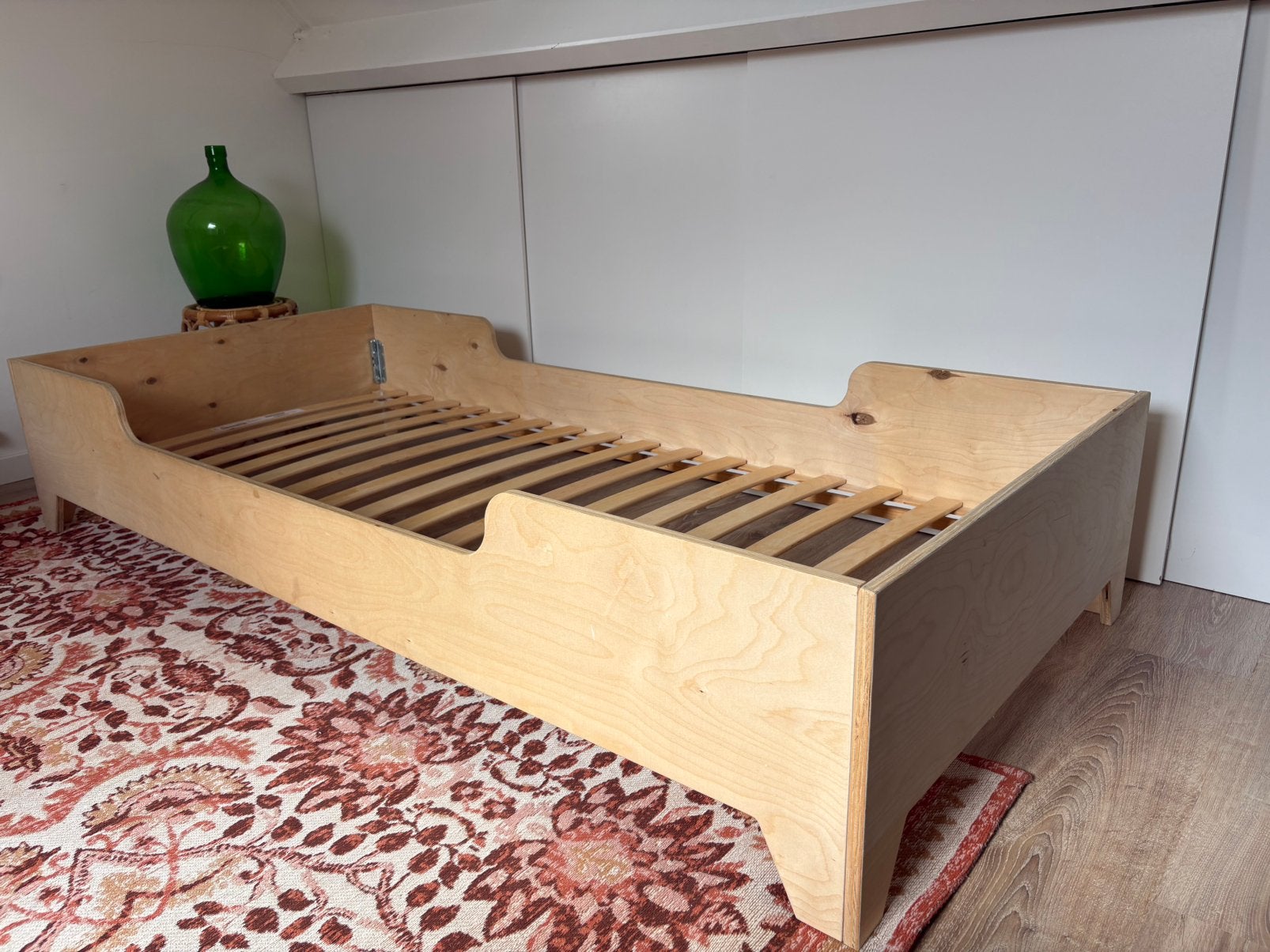 Kinderbed / eenpersoonsbed multiplex 90x200 cm + lattenbodem, Ophalen, 85 tot 100 cm, Zo goed als nieuw, Lattenbodem