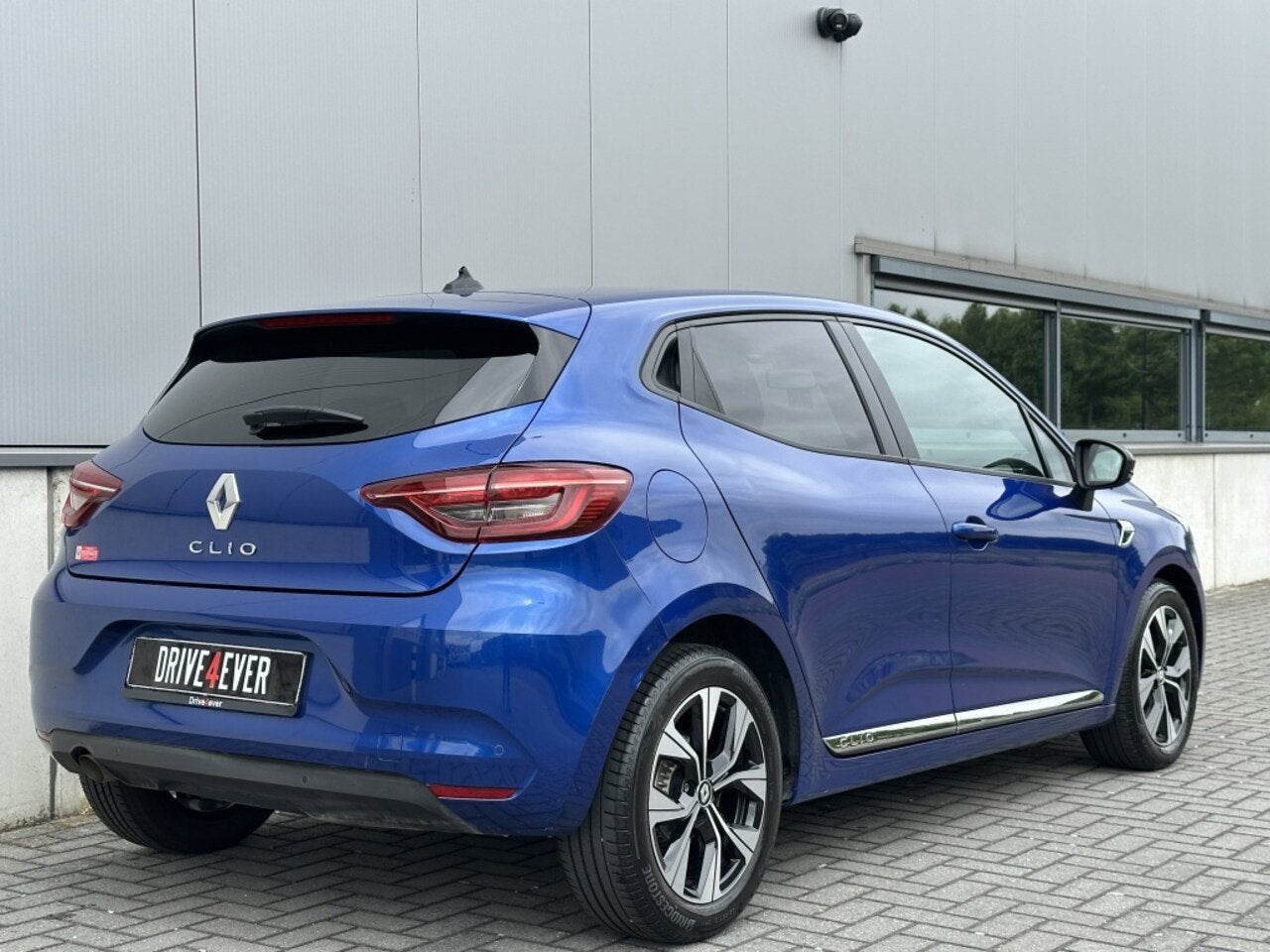 Renault Clio 1.0 TCe Limited | NAVI | PDC | AIRCO | SPORTVEL, Stof, Gebruikt, Zwart, Met garantie (alle)