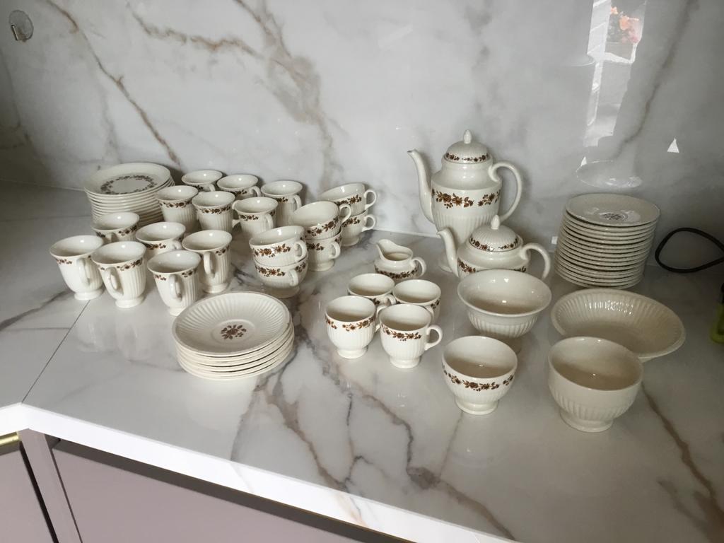 Wedgwood servies, Ophalen