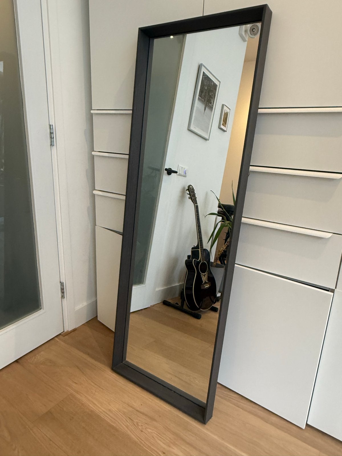 Kave Home - Grote spiegel met donkerbruine houten lijst, Ophalen, 200 cm of meer, Zo goed als nieuw, Rechthoekig