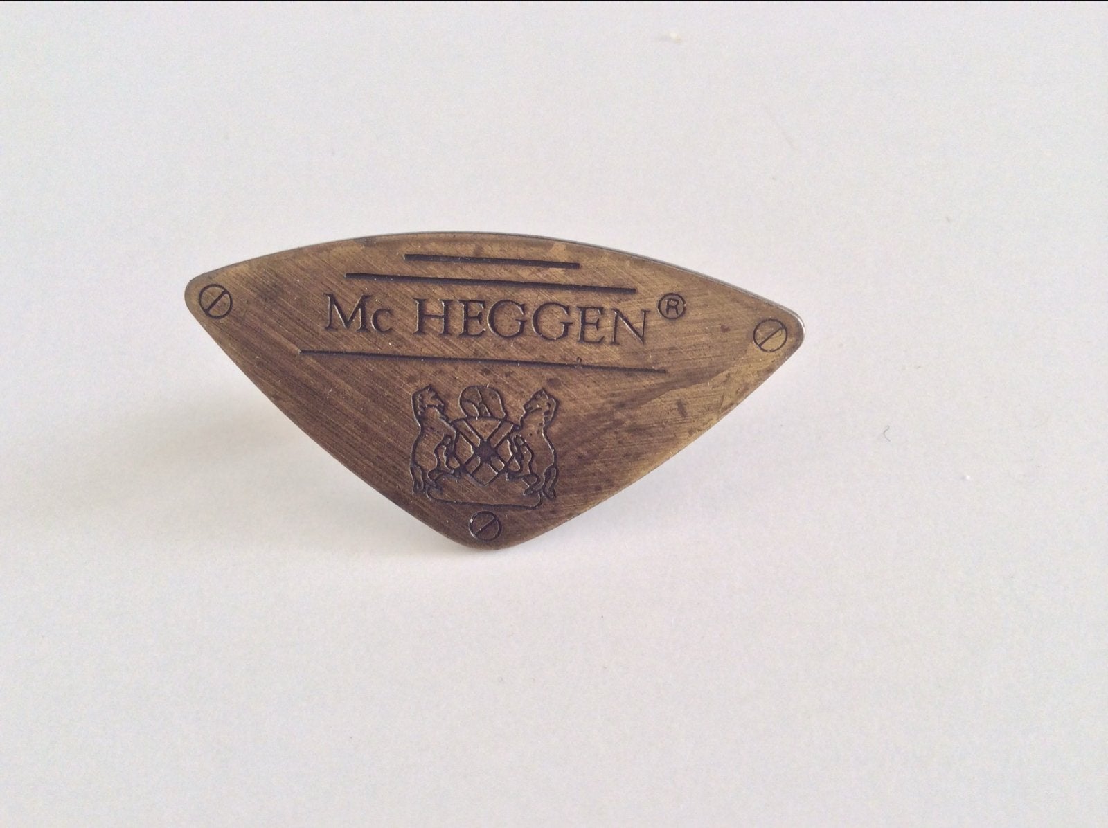 Vintage McHeggen metalen embleem/badge, Verzamelen, Ophalen of Verzenden, Zo goed als nieuw