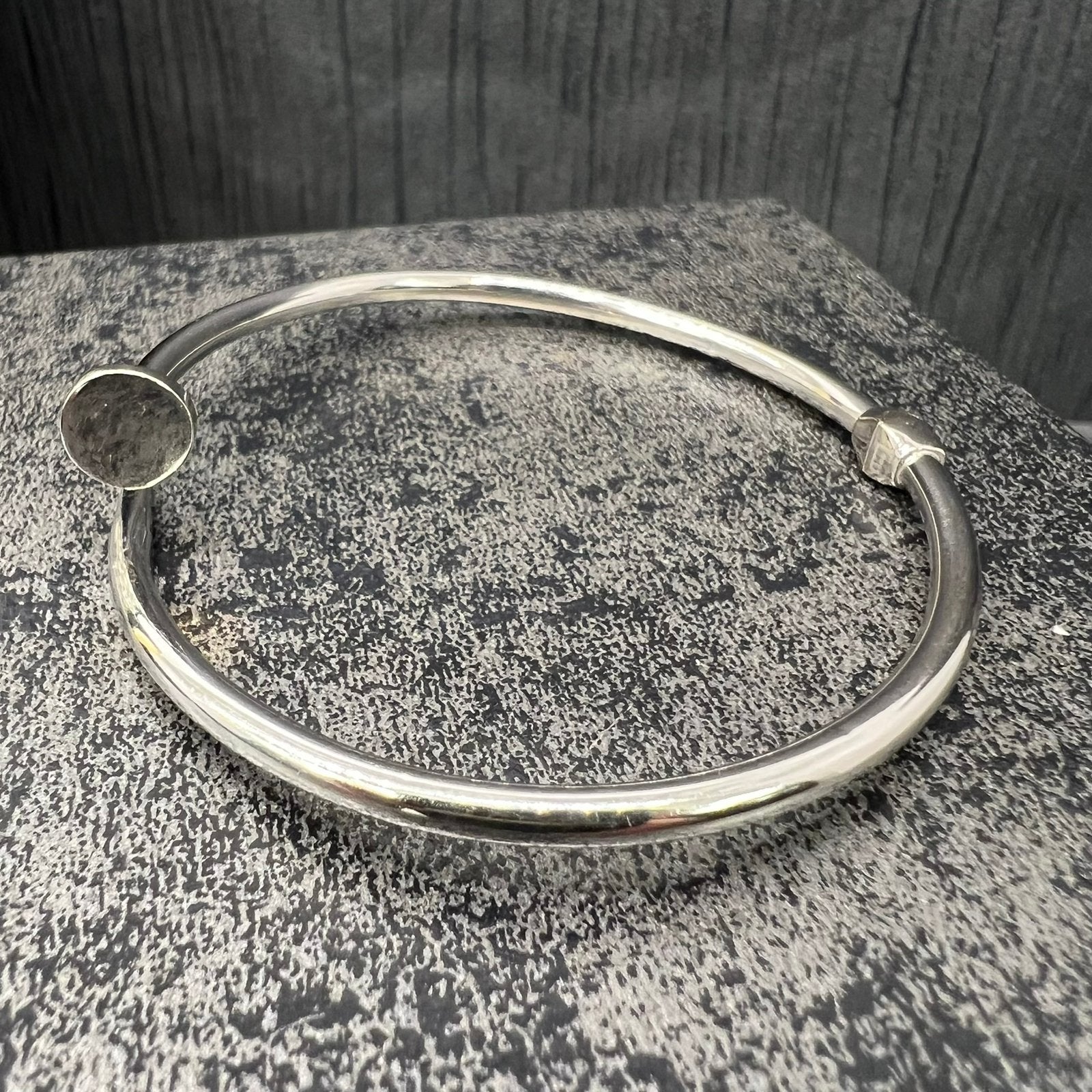 14 karaat witgouden armband spijker model, Sieraden, Tassen en Uiterlijk, Armbanden, Ophalen of Verzenden, Nieuw, Goud