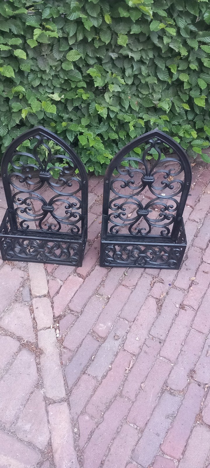 Gietijzeren Muurrekjes / Bloemenrekjes (Set van 2), Ophalen, Gebruikt