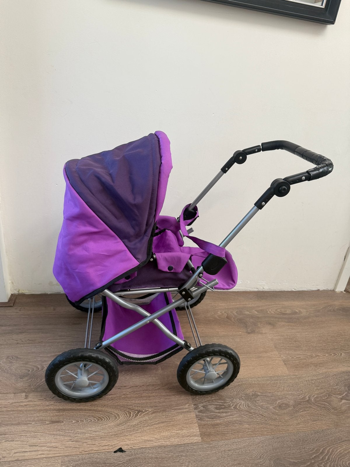Paarse poppenwagen met verstelbare kap, Ophalen of Verzenden, Gebruikt, Babypop