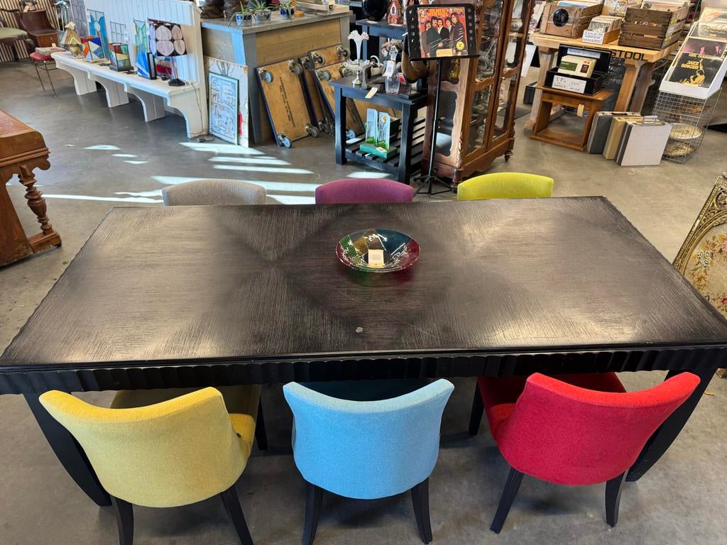 Zwarte 6-8 persoons eettafel met 6 kleurrijke stoelen, Ophalen, Gebruikt, 200 cm of meer, 50 tot 100 cm