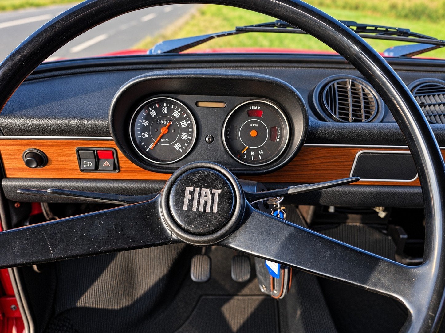 Fiat 127 uit 1975 – harde, eerlijke klassieker in mooi rood, foto 7