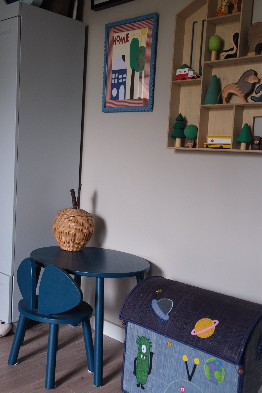 Leuke kindertafel met stoel in blauw nofred, Ophalen, Gebruikt, Jongen of Meisje