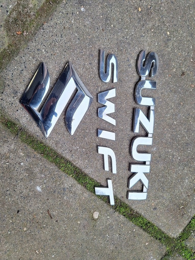 Set emblemen op de achterklep Swift 2005, Ophalen of Verzenden