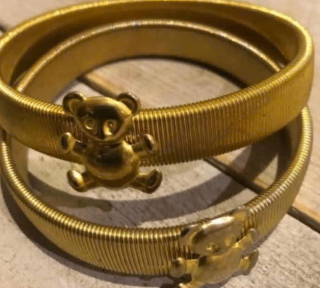 Twee goudkleurige armbandjes van Beertjes, Ophalen, Overige materialen, Zo goed als nieuw, Goud