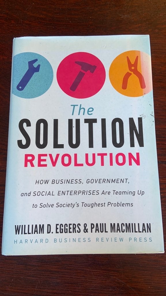 The solution revolution - William D. Eggers- Paul MacMillan, Ophalen of Verzenden, Management