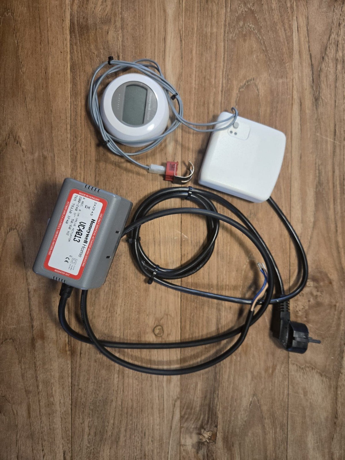Honeywell Home 1-zone RF regeling thermostaat en klep, Ophalen of Verzenden, Slimme thermostaat, Gebruikt