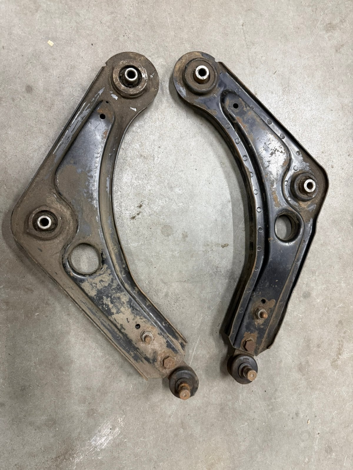 Gelagerde draagarmen Ford Escort MK7, Ophalen, Nieuw, Ford