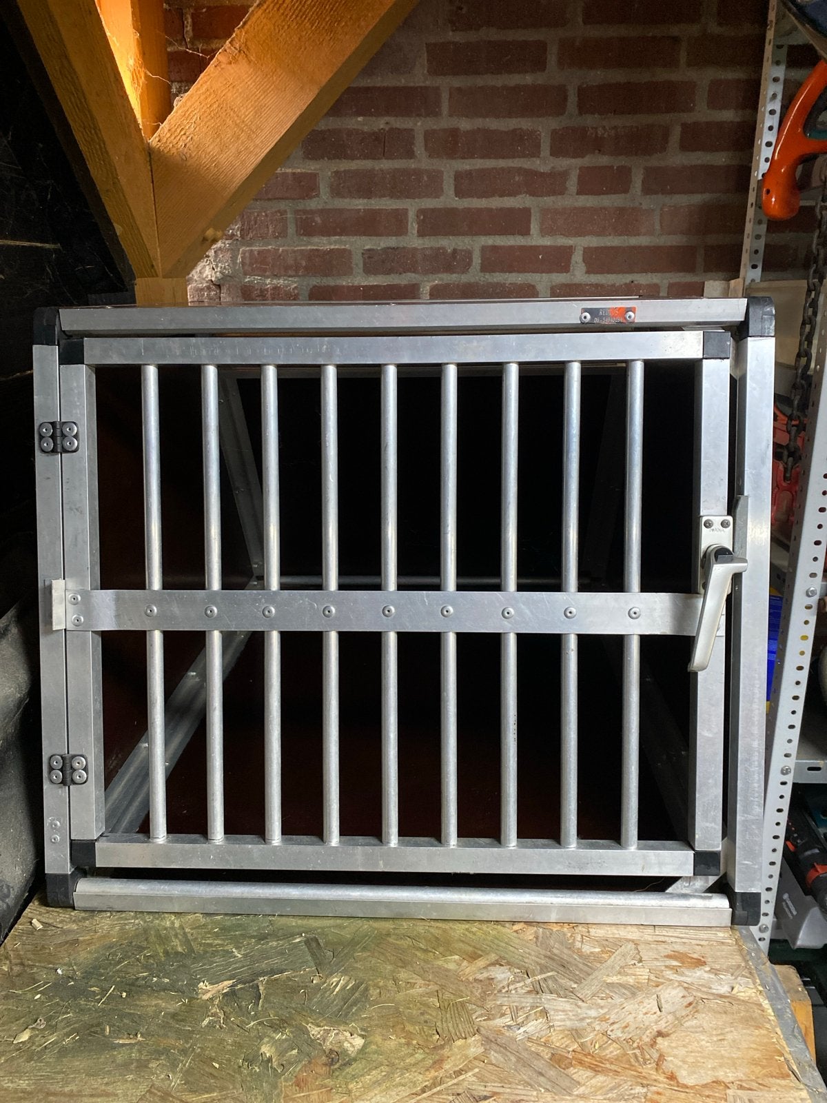 Honden bench, Ophalen, Zo goed als nieuw