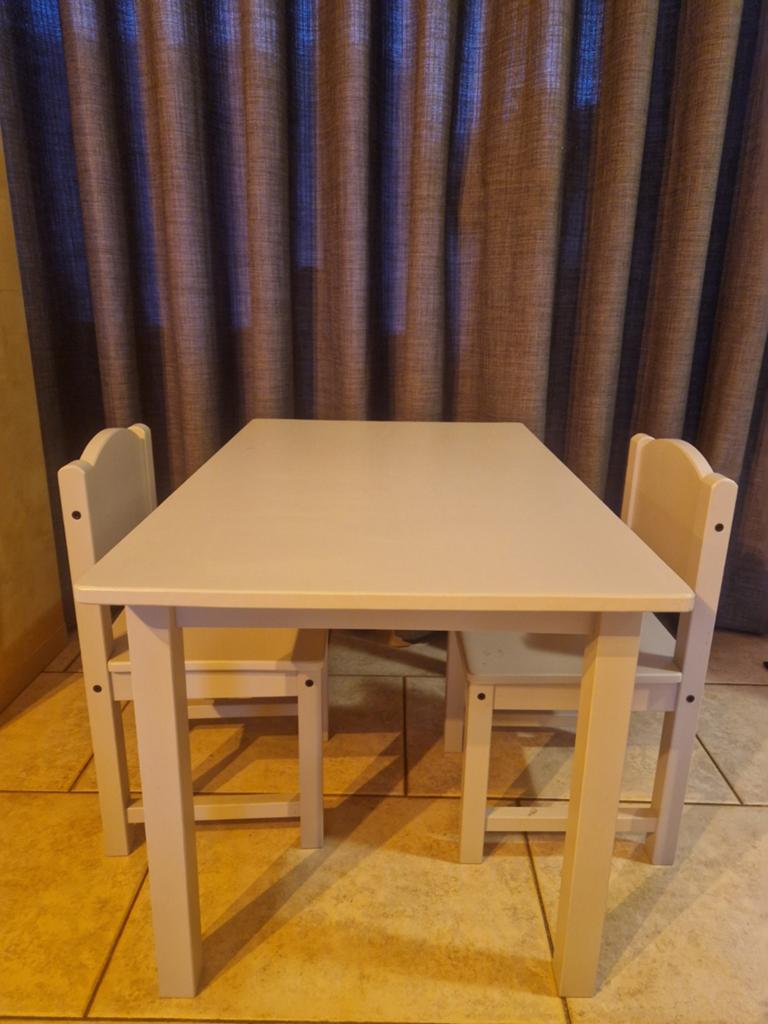 Ikea kinder tafel met 2 stoelen - grijs, Ophalen, Gebruikt, Tafel(s) en Stoel(en)
