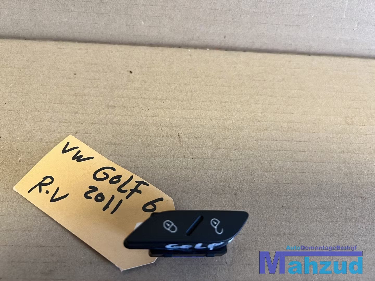 VW GOLF 6 Deur vergrendelings schakelaar 2009-2013 5K0962126, Auto-onderdelen, Gebruikt, Volkswagen, Volkswagen AG, Berliner Ring 2
38440  Wolfsburg, DE