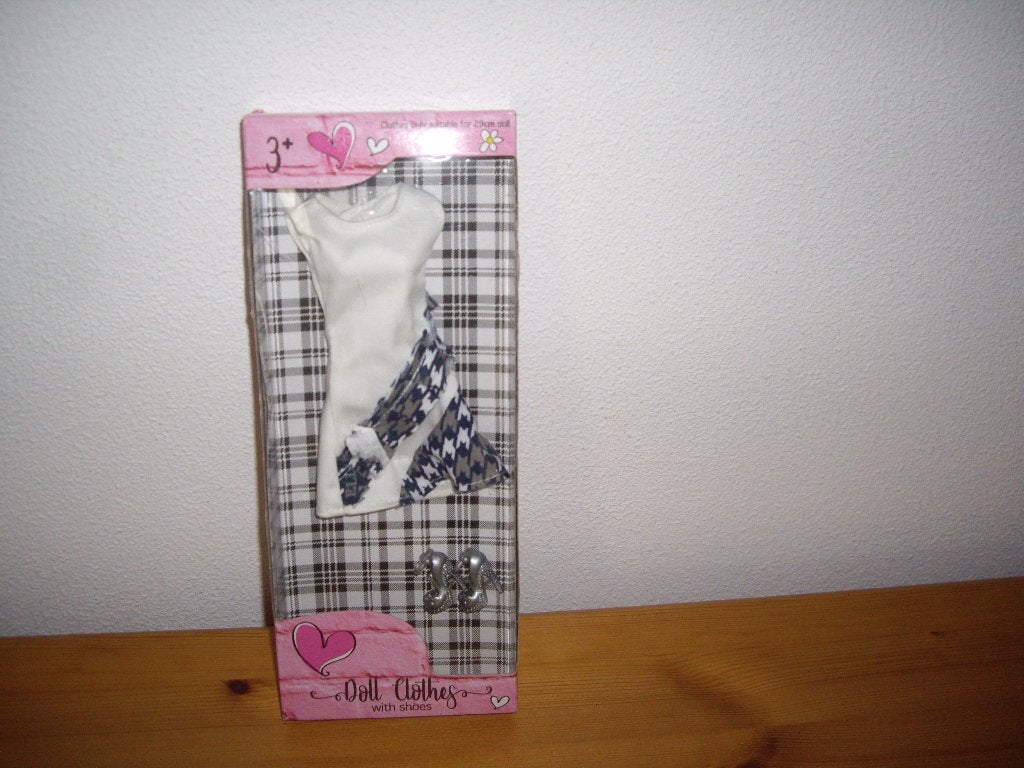nieuwe barbie kleertjes de hele adv, Ophalen, Nieuw, Barbie