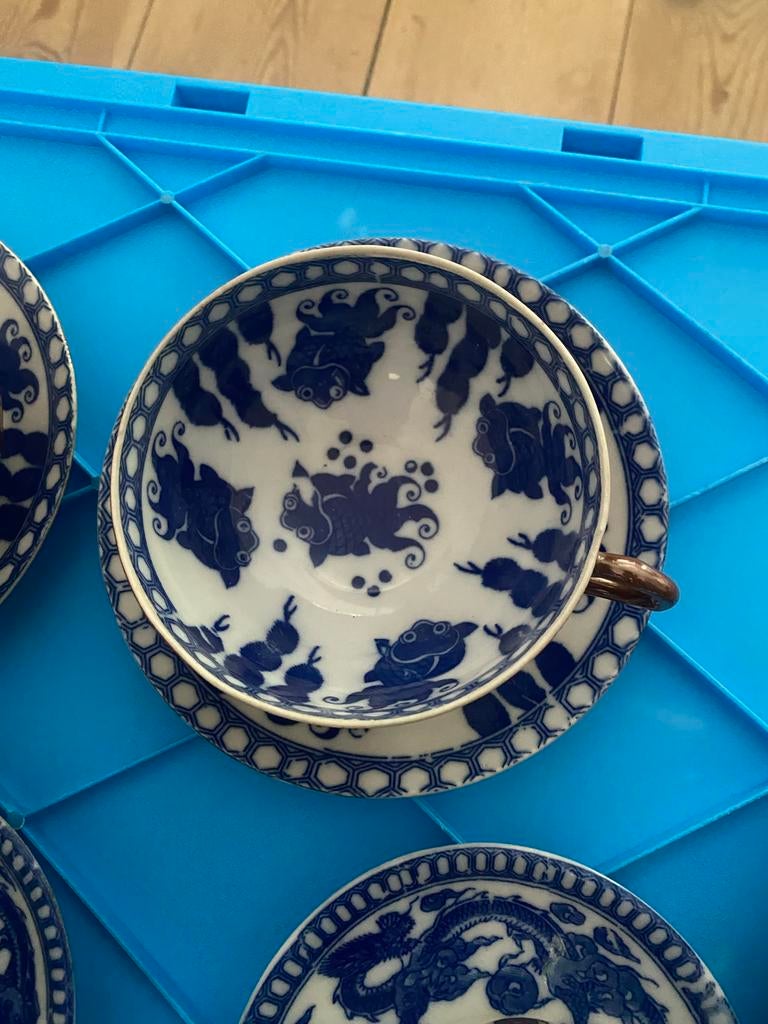 Vintage Chinees/Japans theeservies met vissen en draken, Antiek en Kunst, Antiek | Wandborden en Tegels, Ophalen