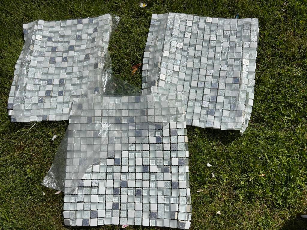 3 Sierstrip- tegels 30-30cm glas- zilver-wit-grijs, Ophalen, Zo goed als nieuw, Minder dan 5 m², 20 tot 40 cm