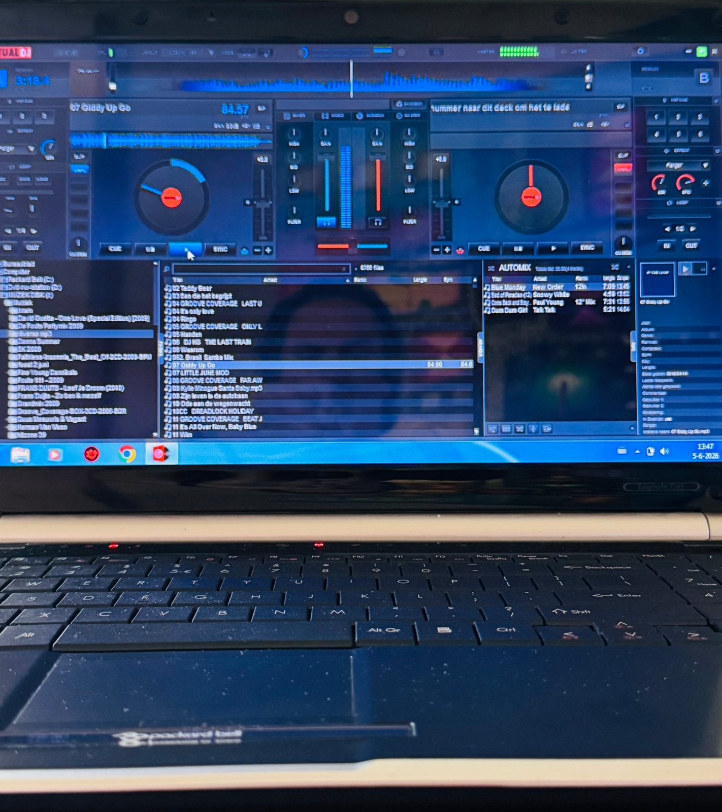 Packard bell laptop met 1 tb externe vol muziek schijf, Computers en Software, Desktop Pc's, Zo goed als nieuw, Verzenden