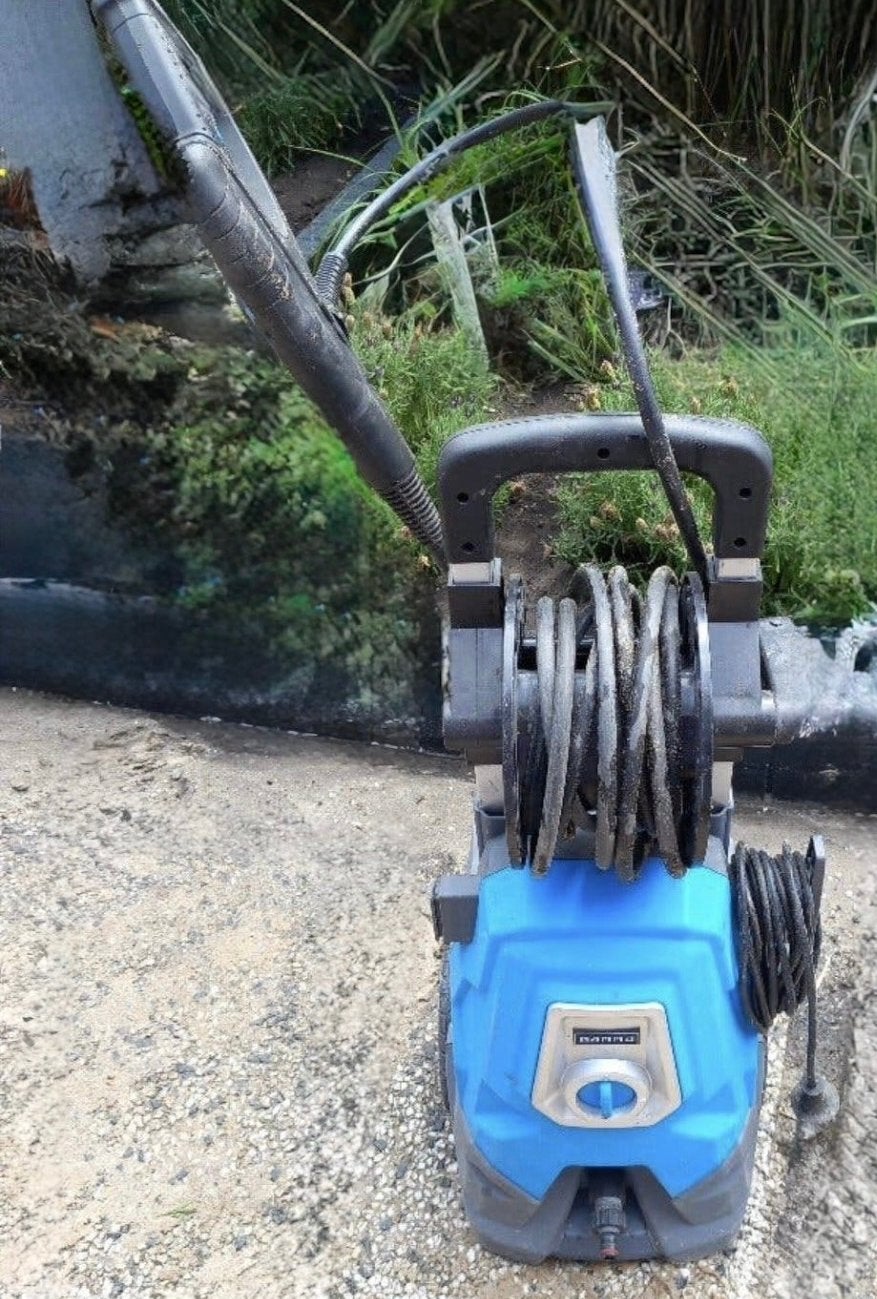 Krachtige hogedrukreiniger met slanghaspel