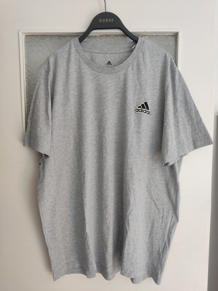 Adidas katoenen regular fit heren shirt grijs, Kleding | Heren, T-shirts, Maat 52/54 (L), Ophalen of Verzenden, Adidas, Grijs