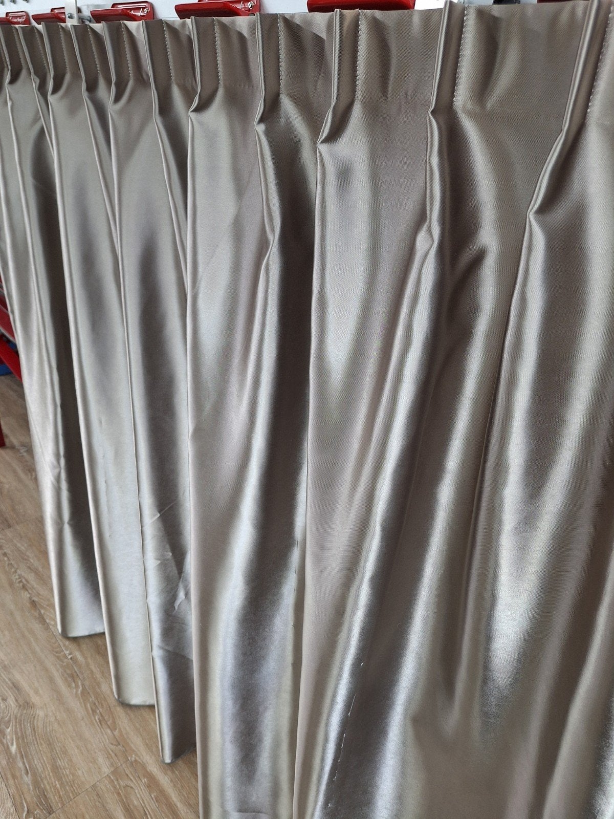 Bruin metallic look verduisterende gordijnen (2x), Bruin, Nieuw, Gordijn, Polyester