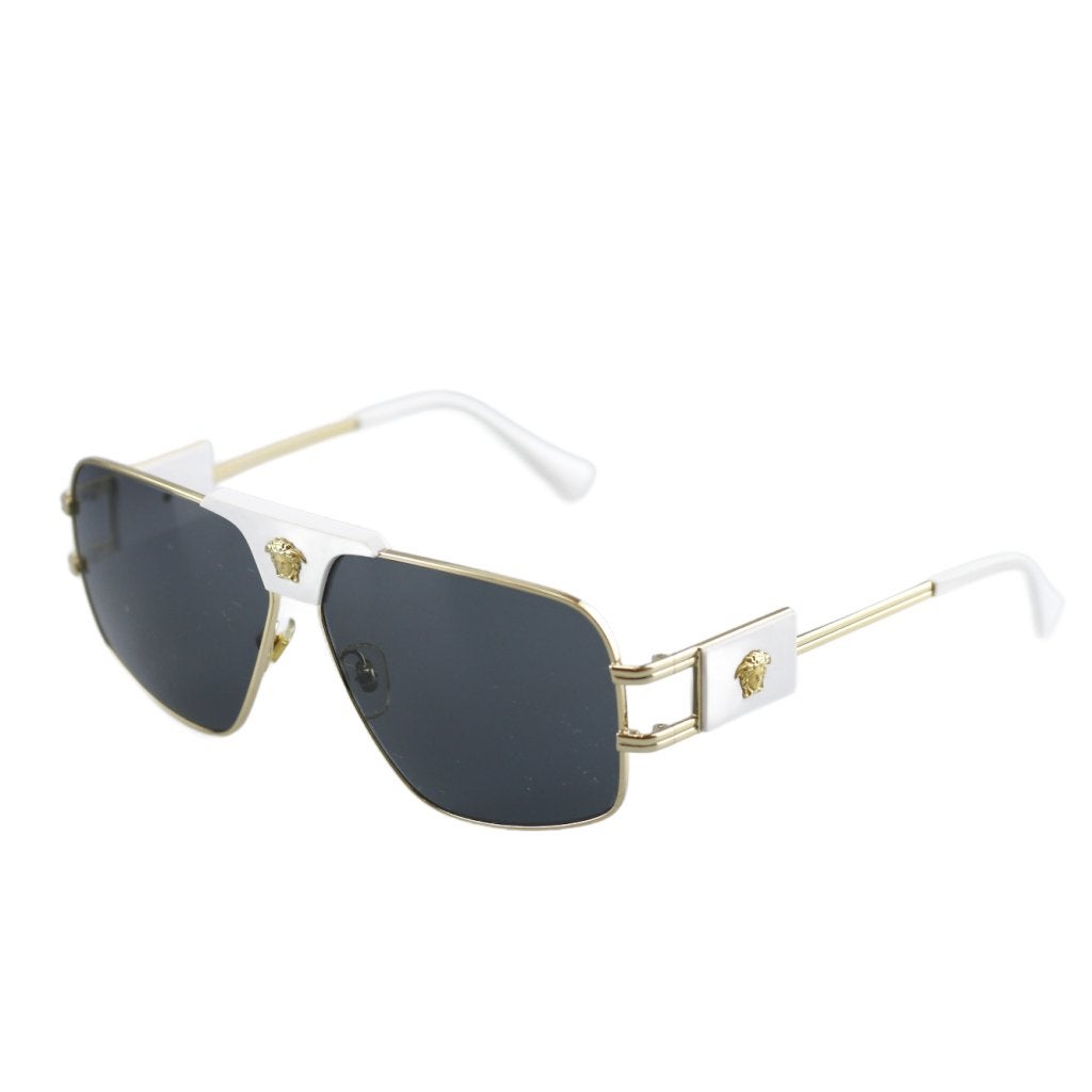 Versace VE2251 1471/87 Zonnebril Goud / Wit, Versace, Zo goed als nieuw, Support@versace.com, Via GesÃ¹ 12
20121 Milan
Italy