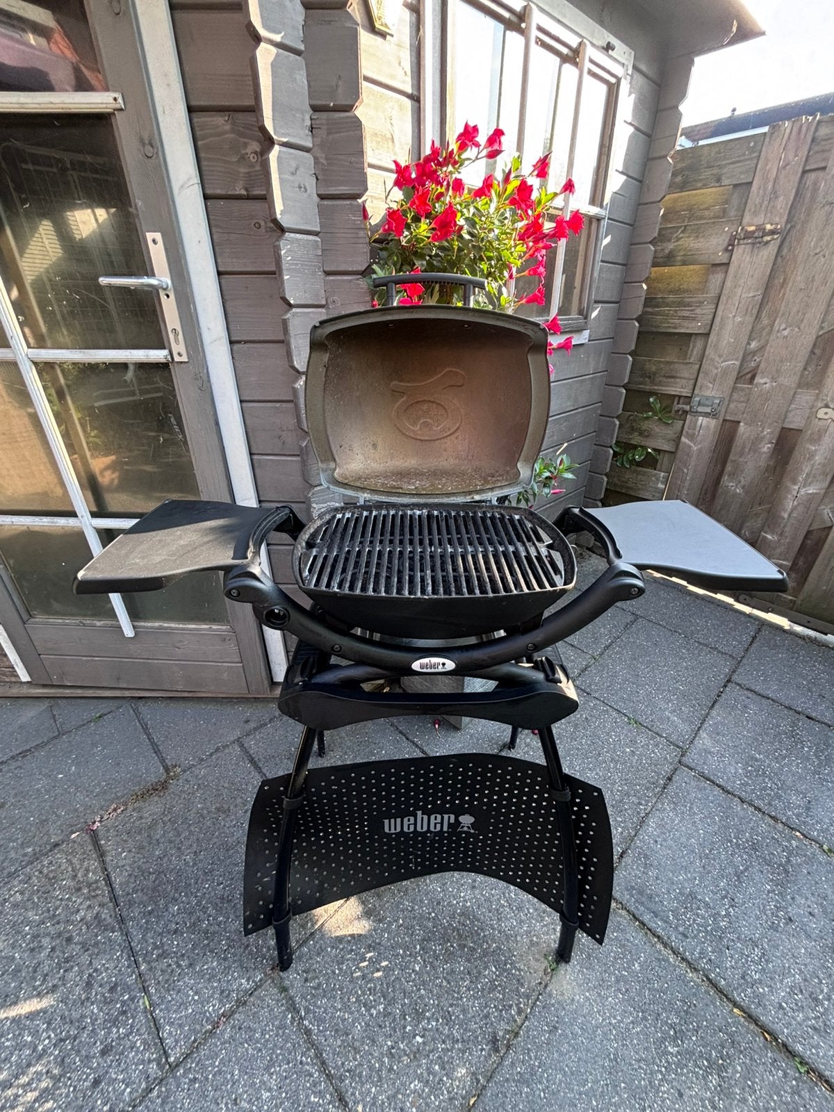 Weber elektrische BBQ Q140, Tuin en Terras, Houtskoolbarbecues, Ophalen, Gebruikt
