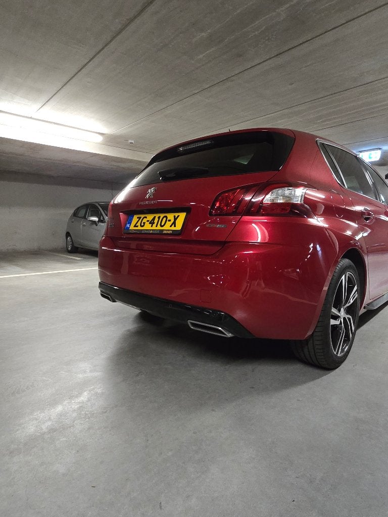 Foto 9 van Peugeot 308 1.2E-THP 96/130 5-D 2015 Rood