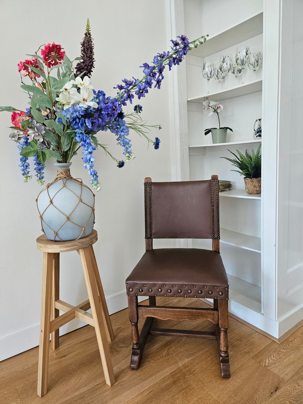 Vintage Spaanse Eye-Catcher Stoel – Brutalist Eiken & Skai –, Ophalen