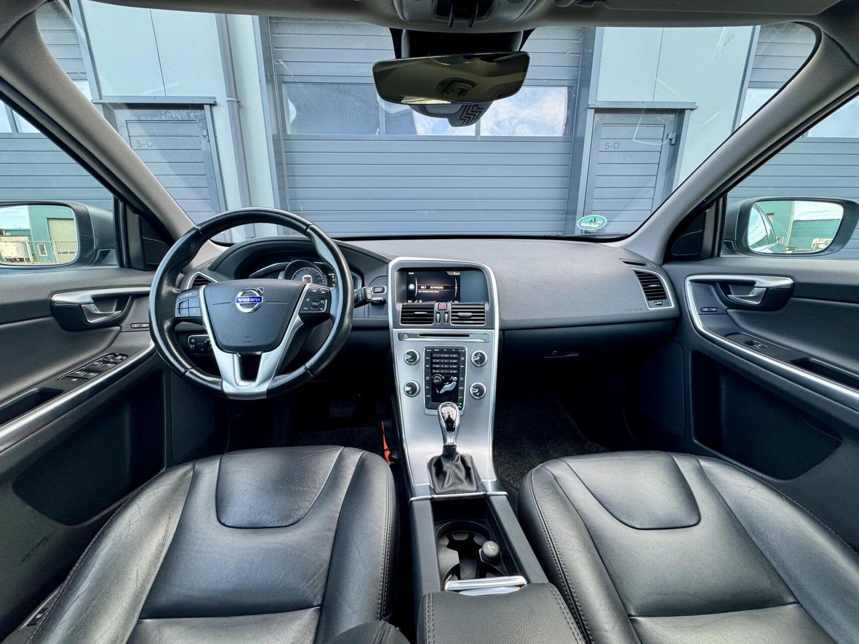 Volvo XC60 2.0 T5 FWD 245pk Polar+ | Automaat | Trekhaak | T, Auto's, Volvo, 15 km/l, Gebruikt, 4 cilinders, 1969 cc