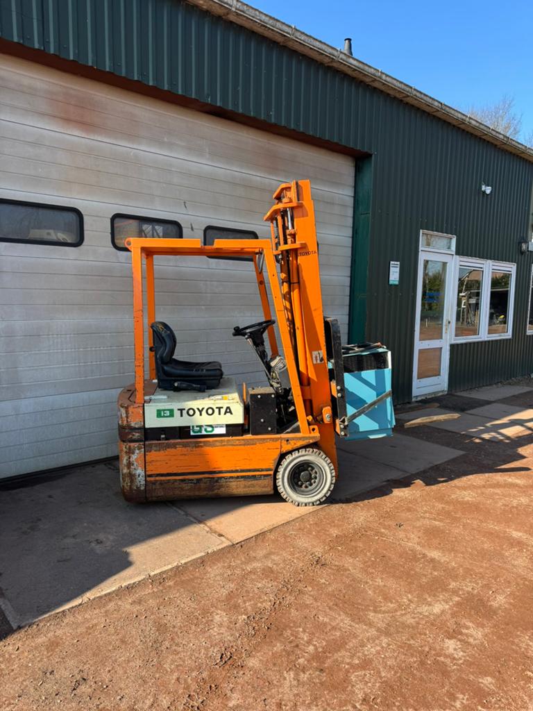 Toyota 1.5 ton elektrische heftruck, Zakelijke goederen, Machines en Bouw | Heftrucks en Intern transport, 1000 tot 2000 kg, Ophalen of Verzenden
