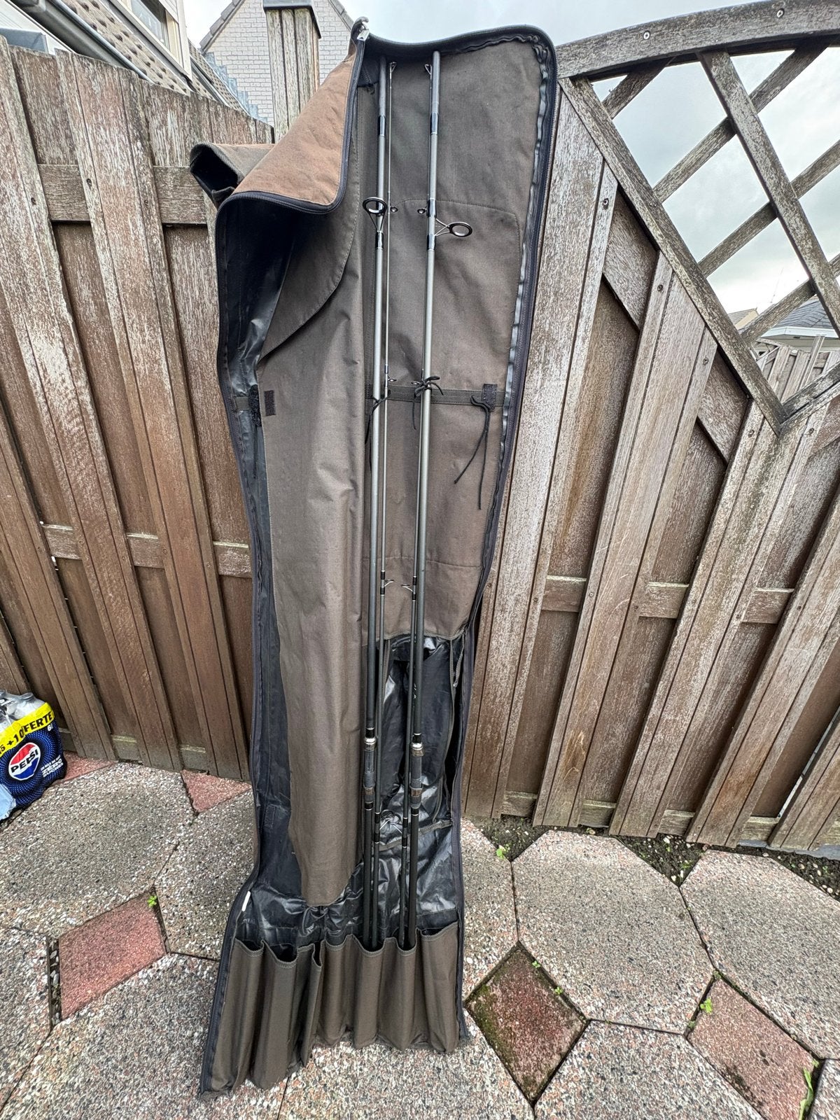Challenger 12ft 2.75 lbs karperhengels met trend foudraal, Ophalen of Verzenden, Gebruikt, Complete hengel