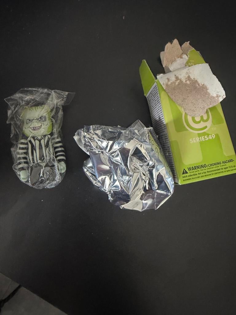 Bearbrick swries 49 horror 100%, Verzamelen, Poppetjes en Figuurtjes, Ophalen of Verzenden, Zo goed als nieuw